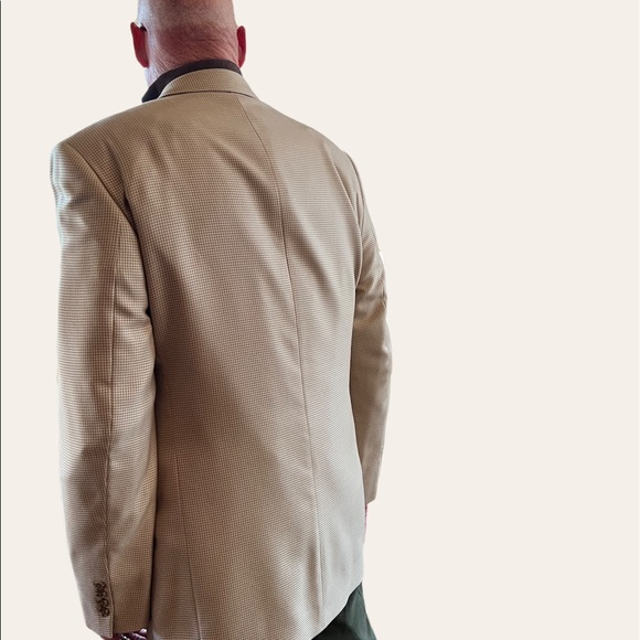 Jack Victor - Like new cream with beige checks blazer. Three button. - Picture 2 of 5